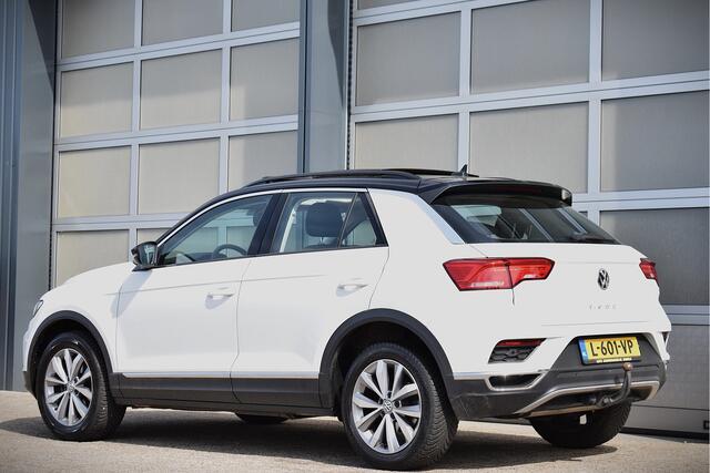 Volkswagen T-Roc 1.5 TSI Sport Business R Panodak | Automaat | Trekhaak | Camera| Topstaat