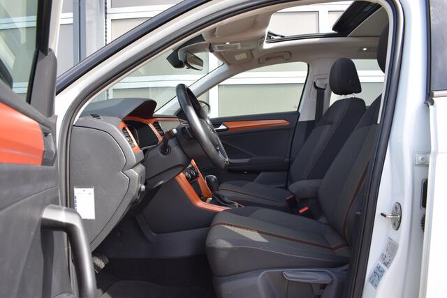 Volkswagen T-Roc 1.5 TSI Sport Business R Panodak | Automaat | Trekhaak | Camera| Topstaat