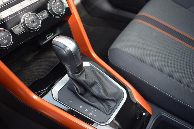 Volkswagen T-Roc 1.5 TSI Sport Business R Panodak | Automaat | Trekhaak | Camera| Topstaat