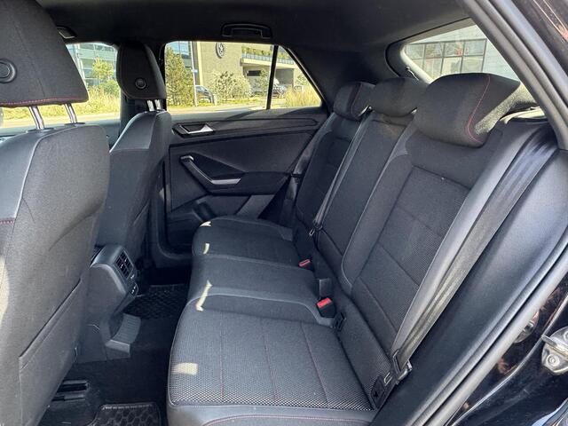 Volkswagen T-Roc 1.5 TSI Sport 150pk Automaat | NAV | APP-Connect | Winterpack | Virtual display
