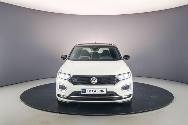 Volkswagen T-Roc Sport 1.5 TSI 150pk DSG Automaat Adaptive cruise control, Navigatie, Achteruitrijcamera, Elektrische achterklep, LED verlichting, Stoelverwarming, Parkeersensoren