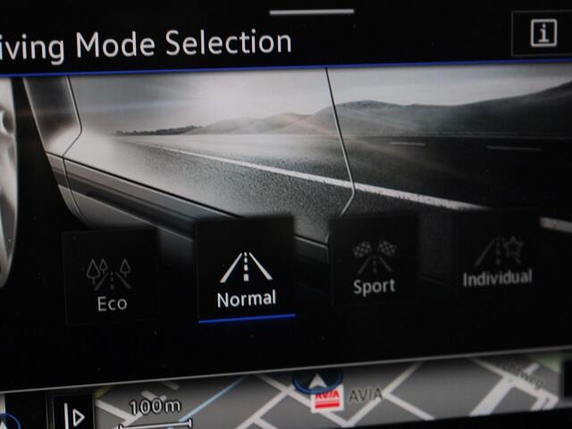 Volkswagen T-Roc 1.5TSI/150PK R Line Blackstyle DSG · Panoramadak · Navigatie · Camera + Parkeersensoren · Garantie tot maart 2026