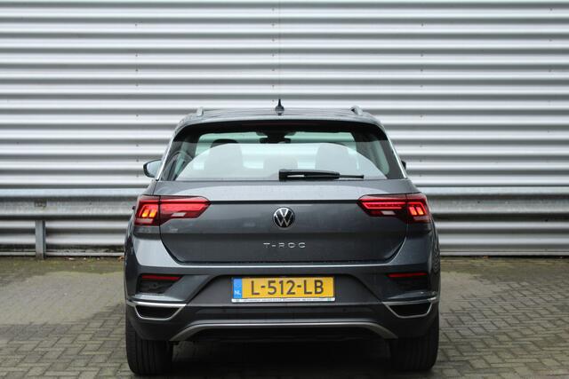 Volkswagen T-Roc 1.5 TSI 150pk Sport DSG7 NL-Auto NAP 43.290km Clima Cruise Navi Carplay Camera 17"LMV Afn. Trekhaak 1500kg