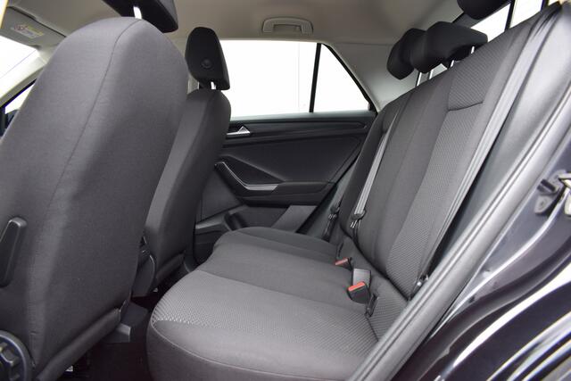 Volkswagen T-Roc 1.0 TSi Style ECC | Carplay | Stoelverwarming | DAB | Isofix
