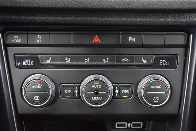 Volkswagen T-Roc 1.0 TSi Style ECC | Carplay | Stoelverwarming | DAB | Isofix