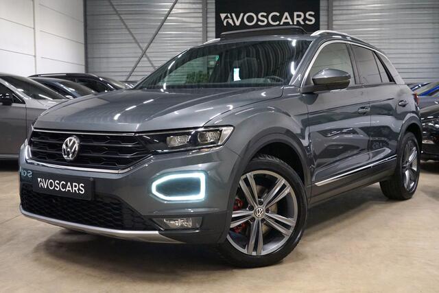 Volkswagen T-Roc 1.5 TSI Sport DSG * Pano - Trekhaak - Virtual - LED - 18" - Camera - ACC - App *