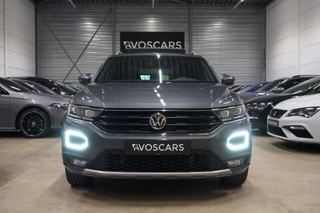 Volkswagen T-Roc 1.5 TSI Sport DSG * Pano - Trekhaak - Virtual - LED - 18" - Camera - ACC - App *