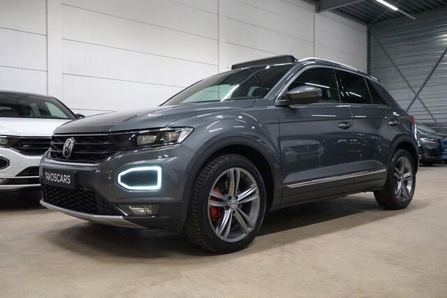 Volkswagen T-Roc 1.5 TSI Sport DSG * Pano - Trekhaak - Virtual - LED - 18" - Camera - ACC - App *