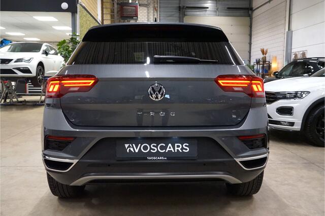 Volkswagen T-Roc 1.5 TSI Sport DSG * Pano - Trekhaak - Virtual - LED - 18" - Camera - ACC - App *