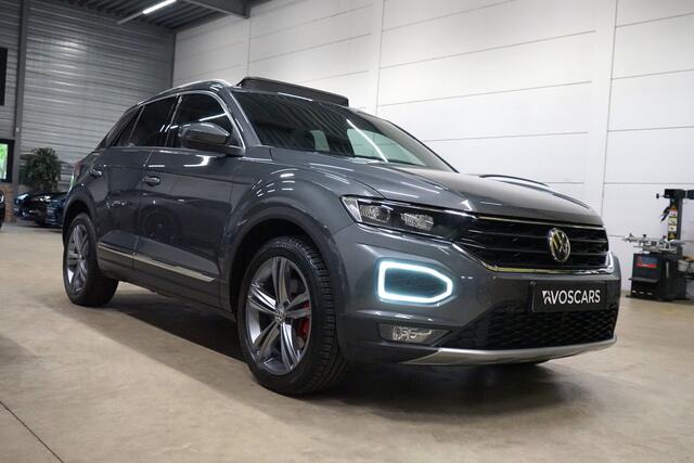 Volkswagen T-Roc 1.5 TSI Sport DSG * Pano - Trekhaak - Virtual - LED - 18" - Camera - ACC - App *