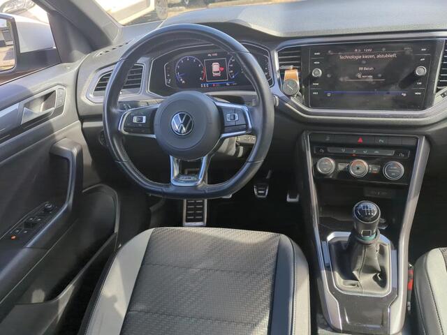 Volkswagen T-Roc 1.5 TSI R Line / Digitale Cockpit/ Led/ R Line Int. + Ext. / Clima/ Navi / Parkeersensoren/ 18 lmv