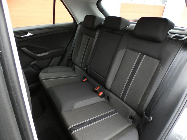 Volkswagen T-Roc 1.0 TSI Style/ lage km/ zeer mooi!