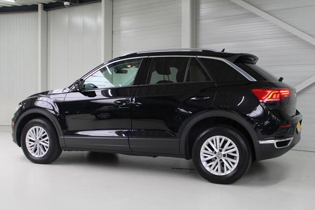Volkswagen T-Roc 1.5 TSI Style Business Airco | Navigatie | Adaptieve Cruise Control | Spiegelpakket