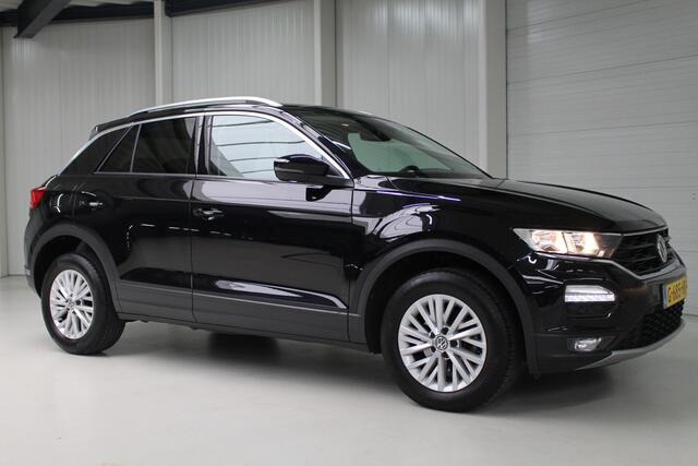 Volkswagen T-Roc 1.5 TSI Style Business Airco | Navigatie | Adaptieve Cruise Control | Spiegelpakket