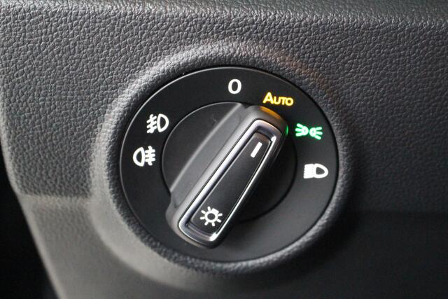 Volkswagen T-Roc 1.5 TSI Style Business Airco | Navigatie | Adaptieve Cruise Control | Spiegelpakket