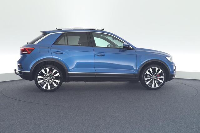 Volkswagen T-Roc 1.5 TSI 150pk DSG Sport Trekhaak Stoelverwarming Panoramadak Navigatie