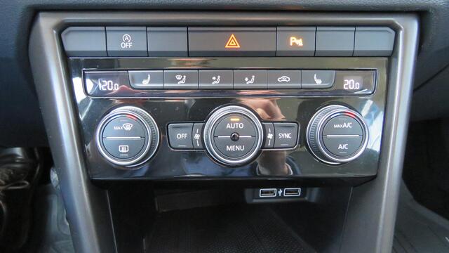 Volkswagen T-Roc 1.0 TSI Style NAVI,CRUISE,CAMERA,EATC, 18 INCH, 36237KM.