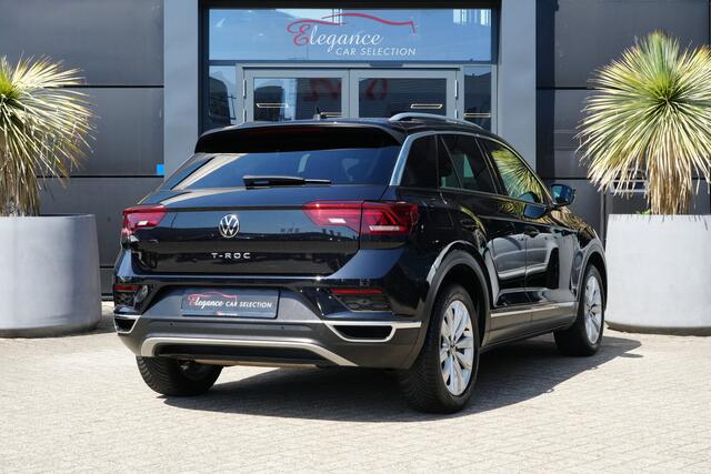 Volkswagen T-Roc 1.5 TSI Sport Business 150pk Navigatie/Stoelverwarming/Camera