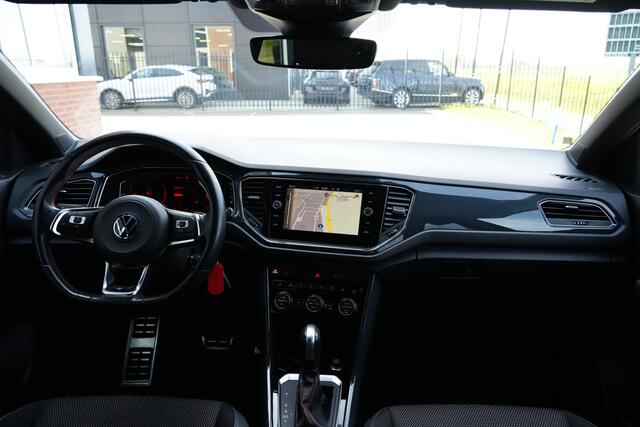 Volkswagen T-Roc 1.5 TSI Sport Business 150pk Navigatie/Stoelverwarming/Camera