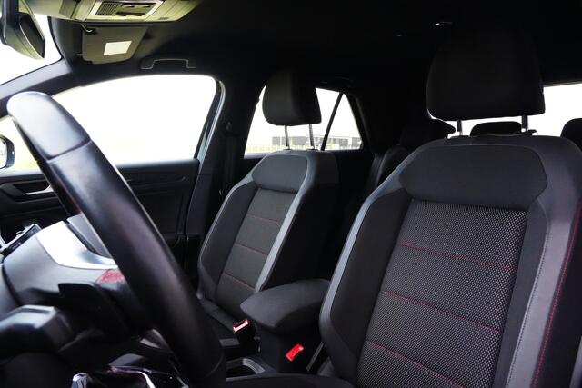 Volkswagen T-Roc 1.5 TSI Sport Business 150pk Navigatie/Stoelverwarming/Camera