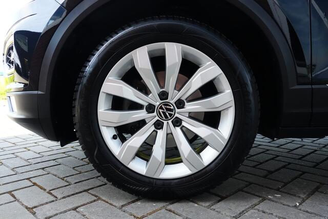 Volkswagen T-Roc 1.5 TSI Sport Business 150pk Navigatie/Stoelverwarming/Camera