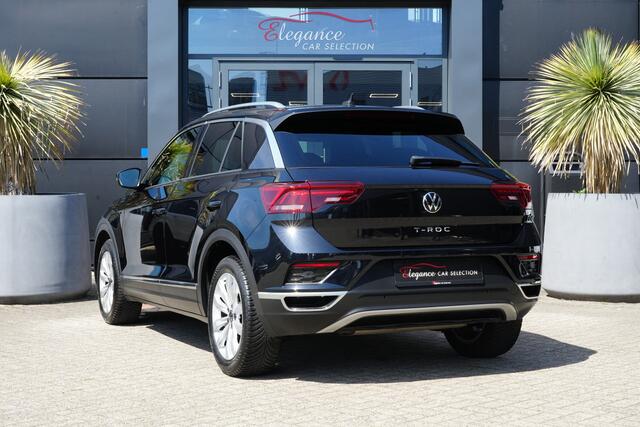 Volkswagen T-Roc 1.5 TSI Sport Business 150pk Navigatie/Stoelverwarming/Camera