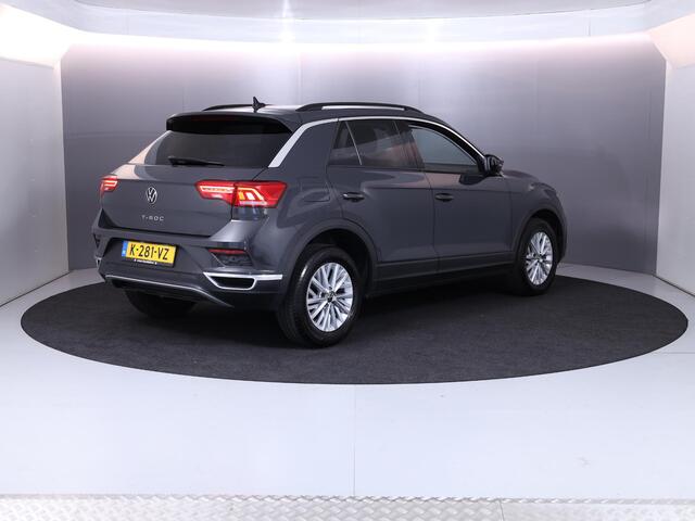 Volkswagen T-Roc 1.5 TSI Style 150 pk | Parkeersensoren | Airco | Adaptieve cruise control | Buitenspiegels elektr. inklapbaar |