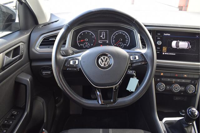 Volkswagen T-Roc 1.0 TSI Style Adaptive cruise, Trekhaak, PDC, Carplay, NAP