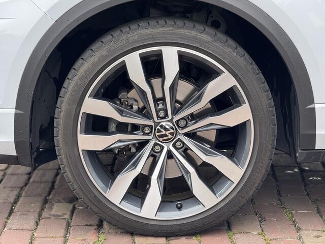 Volkswagen T-Roc 1.5 TSI Sport Business R | Trekhaak | Camera | Pano