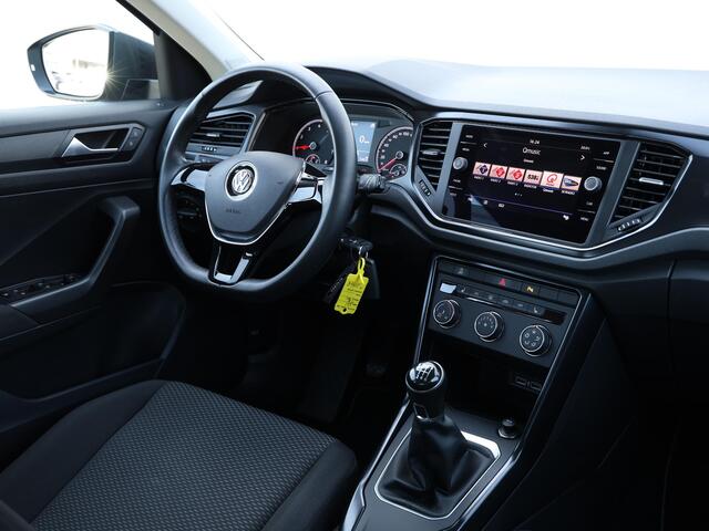 Volkswagen T-Roc 1.0 TSI 115PK | Airco | Trekhaak | Parkeersensoren | App connect