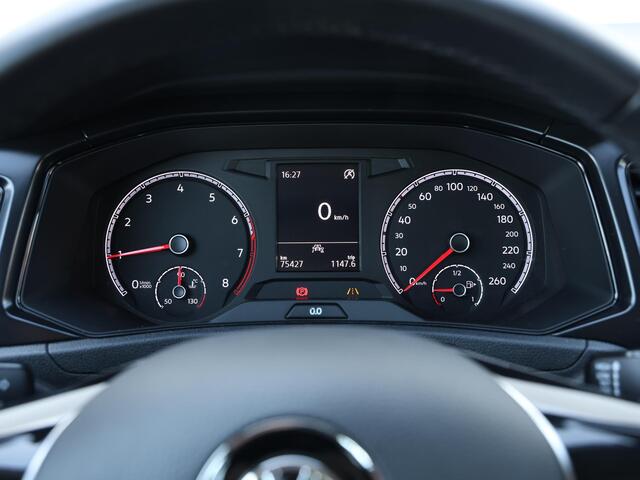 Volkswagen T-Roc 1.0 TSI 115PK | Airco | Trekhaak | Parkeersensoren | App connect