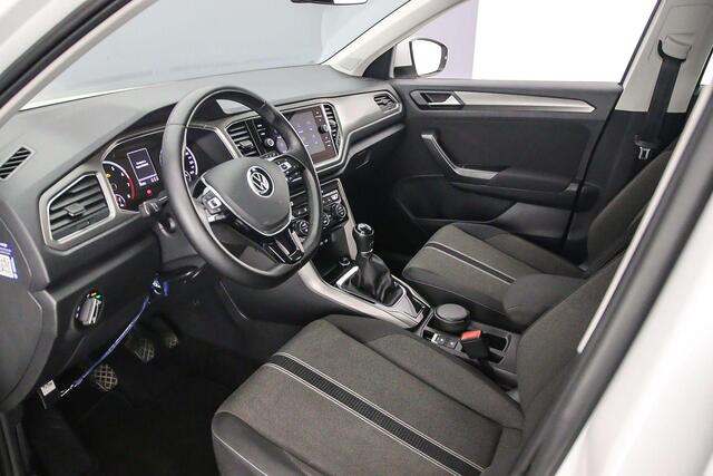 Volkswagen T-Roc Style 1.0 TSI 110pk Adaptive cruise control, Stoelverwarming, App connect, Parkeersensoren, DAB, Radio, LED dagrijverlichting, Airco, Bluetooth