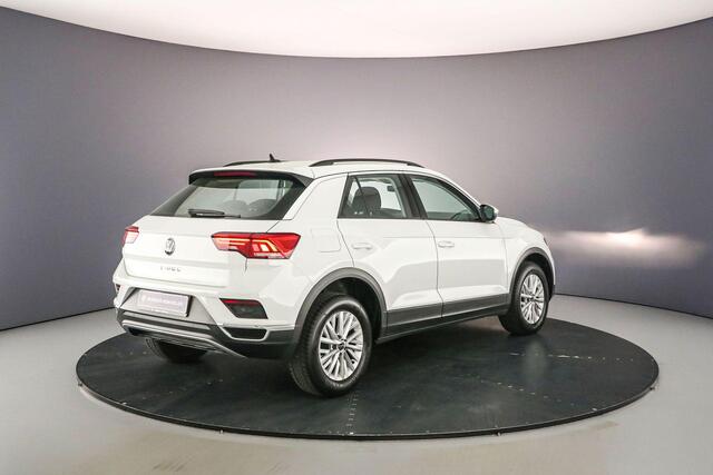Volkswagen T-Roc Style 1.0 TSI 110pk Adaptive cruise control, Stoelverwarming, App connect, Parkeersensoren, DAB, Radio, LED dagrijverlichting, Airco, Bluetooth