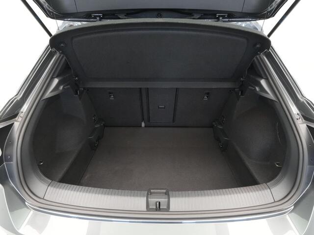 Volkswagen T-Roc 1.5 TSI 150pk DSG Sport Navigatie Trekhaak Stoelverwarming Pdc 129