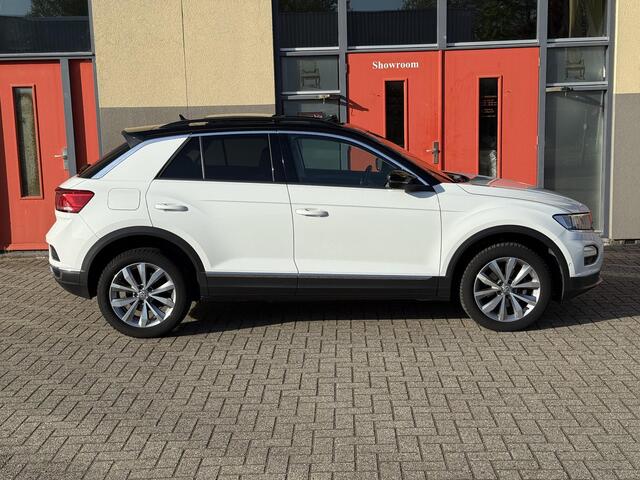 Volkswagen T-Roc 1.5 TSI, Automaat, Panoramadak, Virtual Cockpit