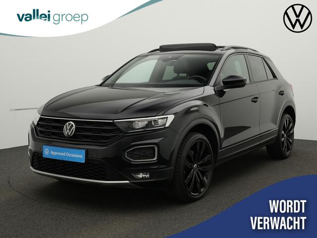 Volkswagen T-Roc 1.5 TSI 150 pk DSG Sport | Panoramadak | Trekhaak | Achteruitrijcamera | Navigatie