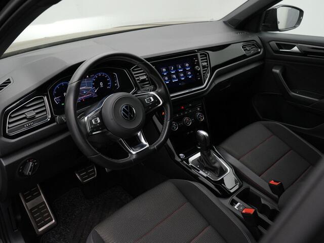 Volkswagen T-Roc 1.5 TSI 150 pk DSG Sport | Panoramadak | Trekhaak | Achteruitrijcamera | Navigatie