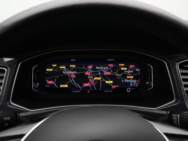 Volkswagen T-Roc 1.5 TSI 150 pk Sport | Panoramadak | Navigatie | Parkeersensoren voor/achter