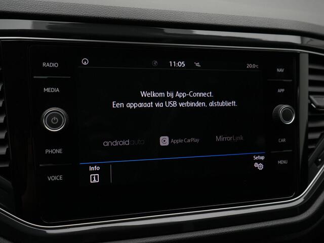 Volkswagen T-Roc 1.5 TSI 150 pk Sport | Panoramadak | Navigatie | Parkeersensoren voor/achter