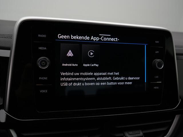 Volkswagen T-Roc 1.5 TSI 150 PK DSG R-Line Edition | Achteruitrijcamera | Stoelverwarming | Apple Carplay / Android Auto | Keyless Entry | Digital Cockpit Pro