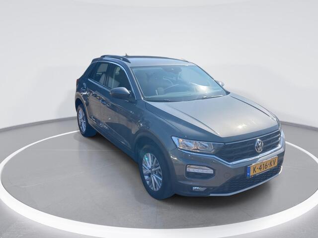 Volkswagen T-Roc 1.0 TSI Style Business Navigatie · Parkeersensoren · Lane assist