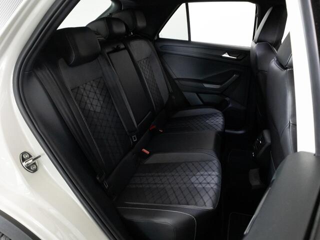 Volkswagen T-Roc R-Line 1.5 TSI 150 PK Automaat | LED IQ | Trekhaak | Black Style | Achteruitrijcamera | Navigatie | Travel Assist |
