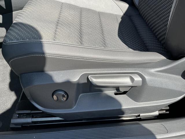 Volkswagen T-Roc Cabrio 1.5 TSI R-Line / AUTOMAAT/ 2X R-LINE/ KEYLESS/ MATRIX/ ADAPT. CRUISE/ DAB/ RIJ-MODI/ APP-CONNECT/ PARK. SENSOREN + CAMERA/ CLIMA/ NAVI/ DIGITAL DASH/ 19" LMV