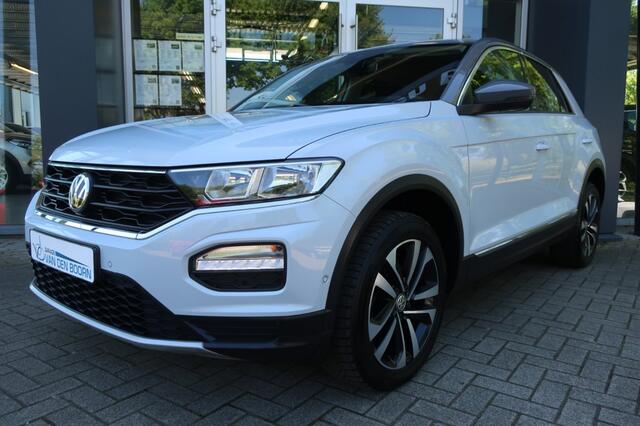 Volkswagen T-Roc 1.5 TSI IQ DRIVE, Trekhaak, Clima, Apple Carplay/ Android Auto,