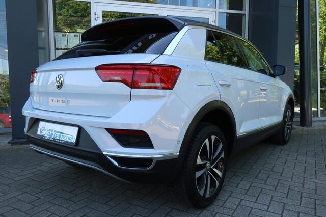 Volkswagen T-Roc 1.5 TSI IQ DRIVE, Trekhaak, Clima, Apple Carplay/ Android Auto,