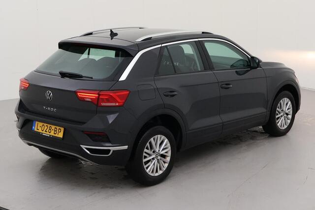 Volkswagen T-Roc 1.0 TSI 110pk Style / Navigatie / Clima / Parkeersensoren Voor & Achter / 16" LMV