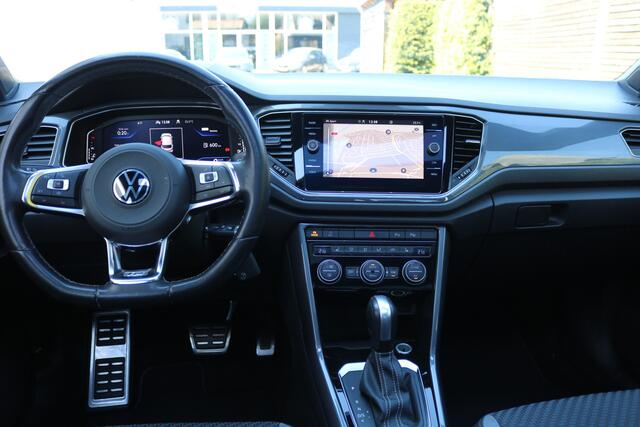 Volkswagen T-Roc 1.5 TSI R-Line (Panoramadak Sportinterieur VirtualCockpit Clima ACC Camera Dab Full-Led 19InchLMV PrivacyGlass)