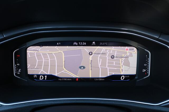 Volkswagen T-Roc 1.5 TSI R-Line (Panoramadak Sportinterieur VirtualCockpit Clima ACC Camera Dab Full-Led 19InchLMV PrivacyGlass)