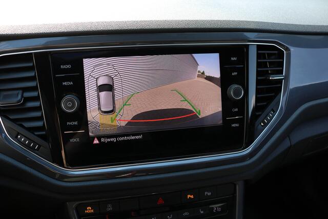 Volkswagen T-Roc 1.5 TSI R-Line (Panoramadak Sportinterieur VirtualCockpit Clima ACC Camera Dab Full-Led 19InchLMV PrivacyGlass)