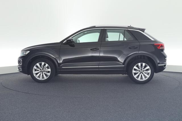 Volkswagen T-Roc 1.5 TSI 150pk DSG Sport Trekhaak Camera Keyless Led Navigatie
